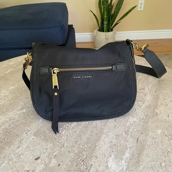 Marc Jacobs Trooper Nomad Nylon Messenger Crossbody Saddle Crossbody Bag Black Crossbody Bags